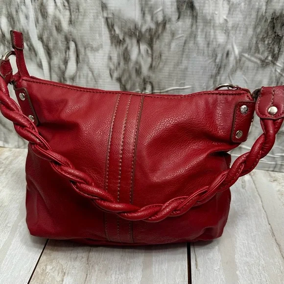Relic Cherry Red Y2K Faux Leather Hobo Quilted Pocket Silver Accent Shoulder Bag - Picture 6 of 15
